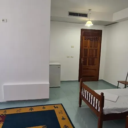 Ardian Hotel *